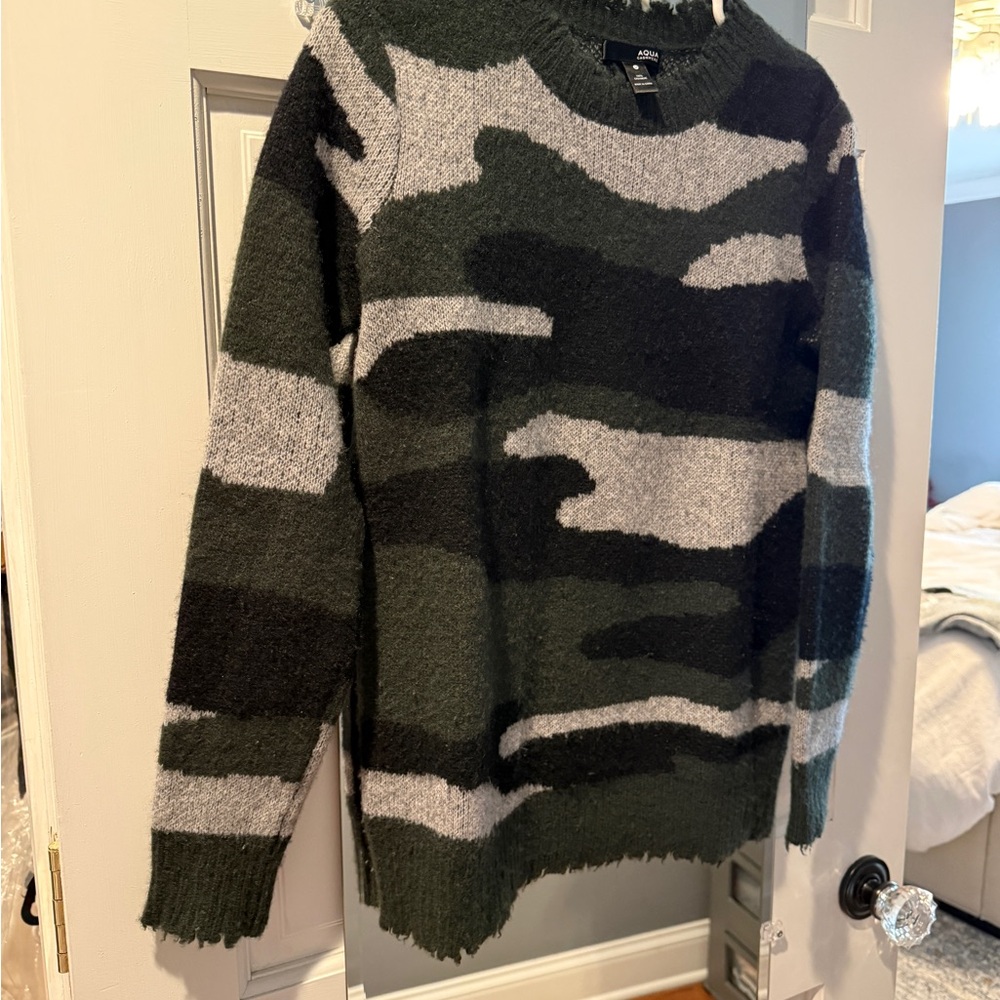 100% Cashmere - Aqua Women’s Camouflage Crewneck Sweater - Black, Green and Gray